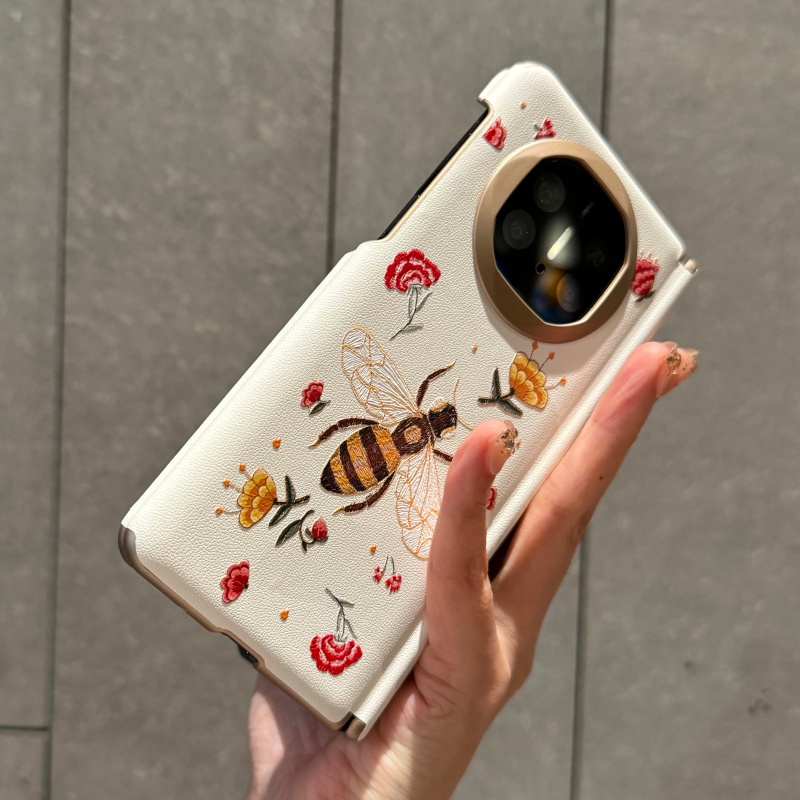 适用华为matex5手机壳折叠屏新款双中轴保护套国潮风白色花丛蜜蜂