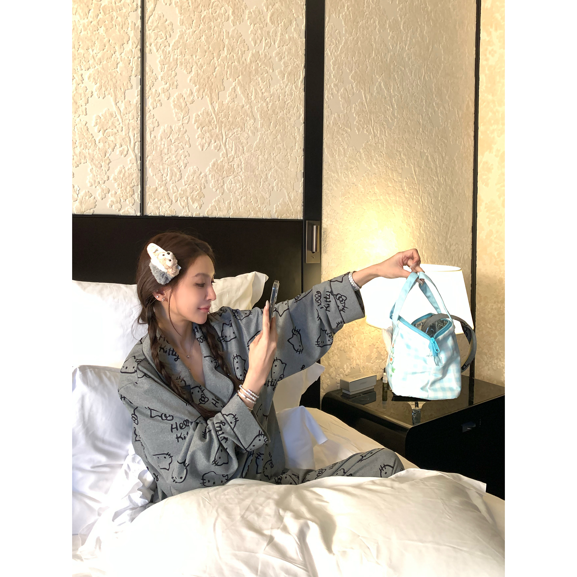 甜美卡通kitty猫德绒睡衣女春秋季新款加厚保暖家居服套装可外穿