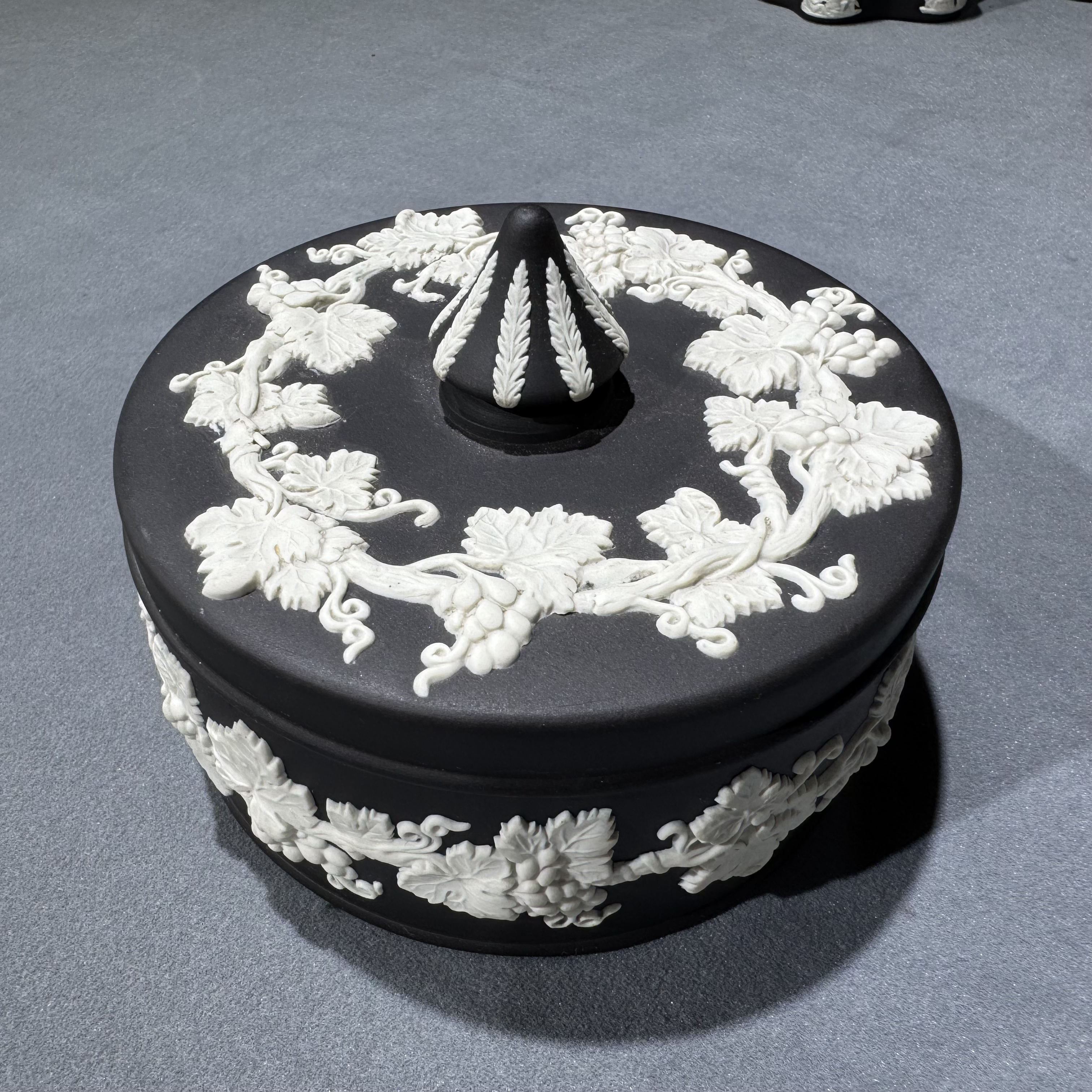 Wedgwood 中古威基伍德葡萄藤马戏团首饰盒大号