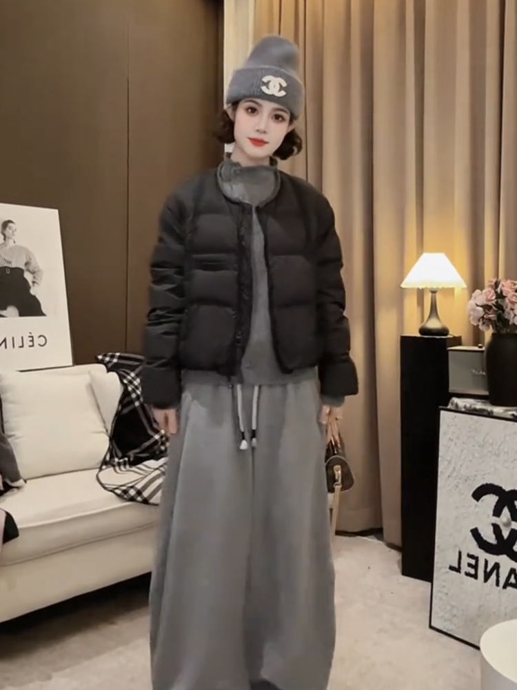 轻薄羽绒服女短款2025春秋冬季新款韩版时尚圆领白鸭绒洋气薄款潮