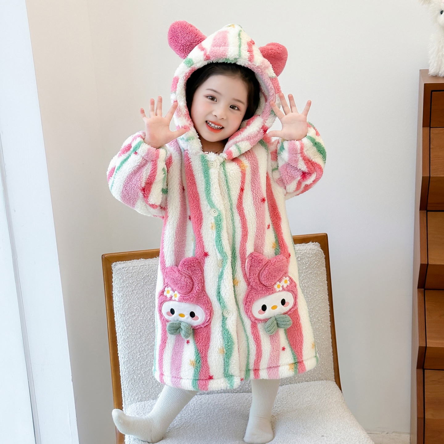 女童睡袍2025新款秋冬季儿童女宝宝珊瑚绒保暖连帽睡衣家居服浴袍