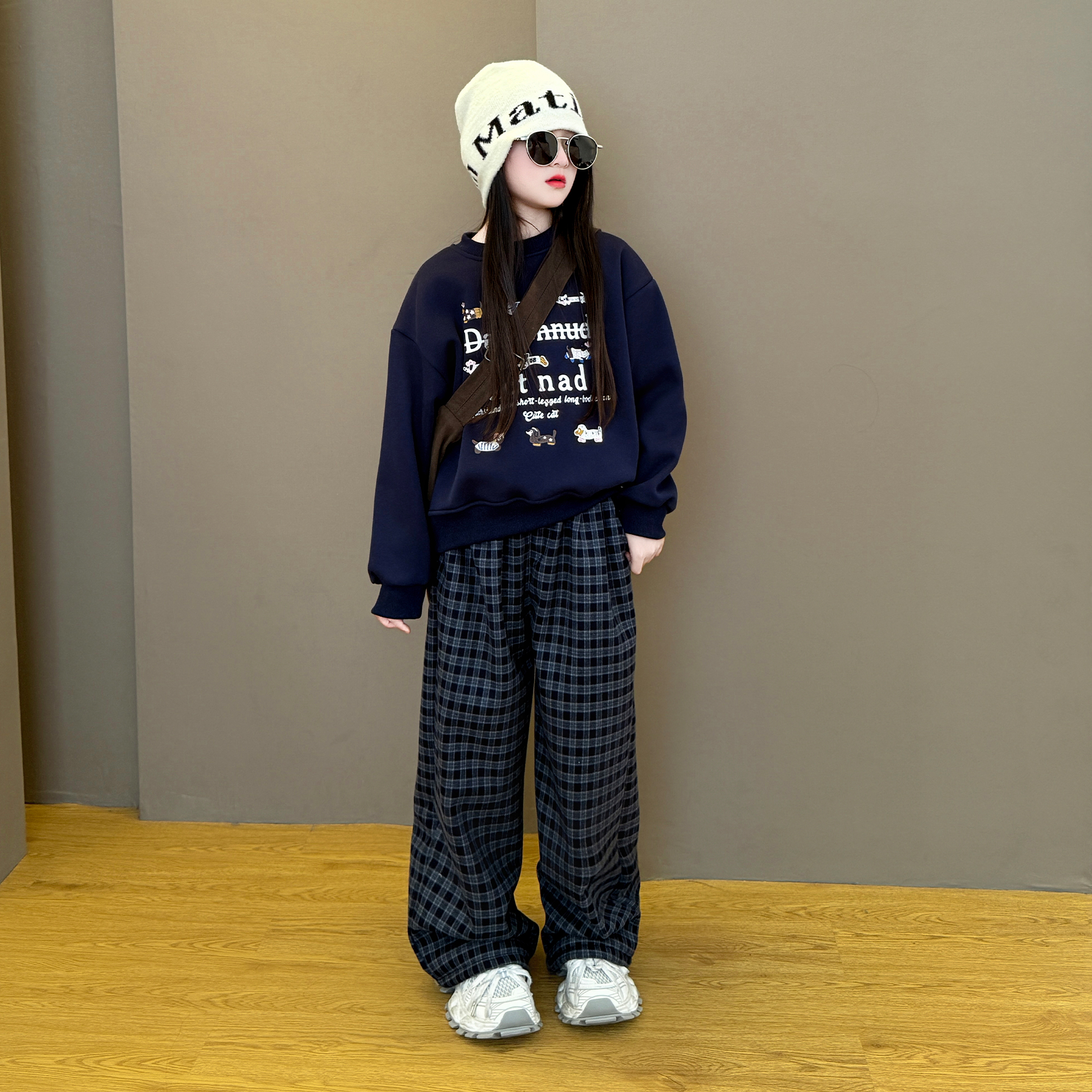 女童2025新款儿童秋冬季加绒加厚卫衣格子阔腿裤中大童韩版套装潮