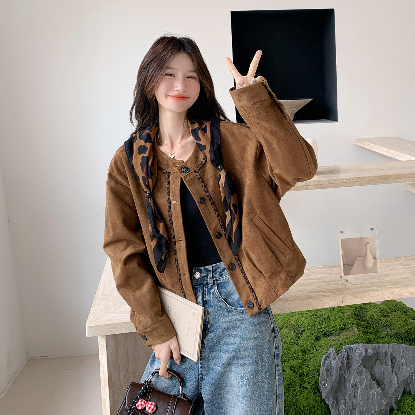 韩系复古风棕色麂皮绒短款外套女2025新款秋季豹纹设计感气质夹克