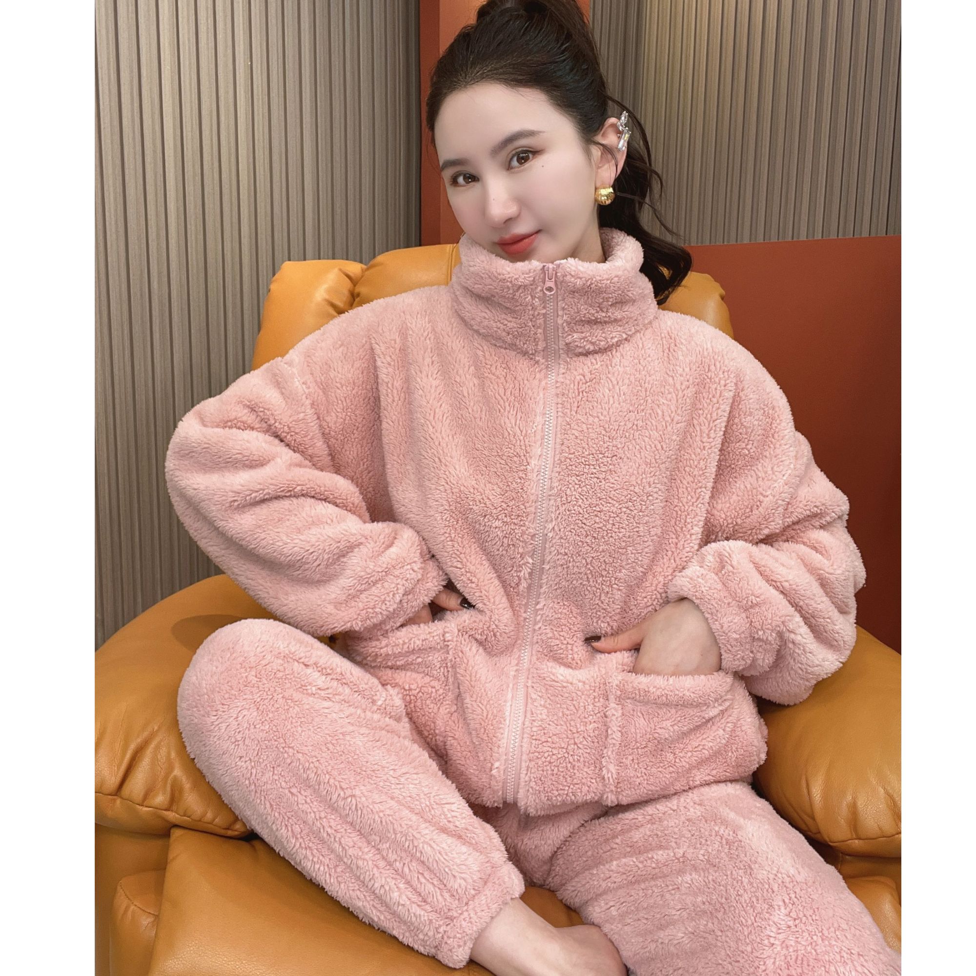 2025秋冬新款保暖居家服加绒加厚网红休闲时尚情侣居家套装