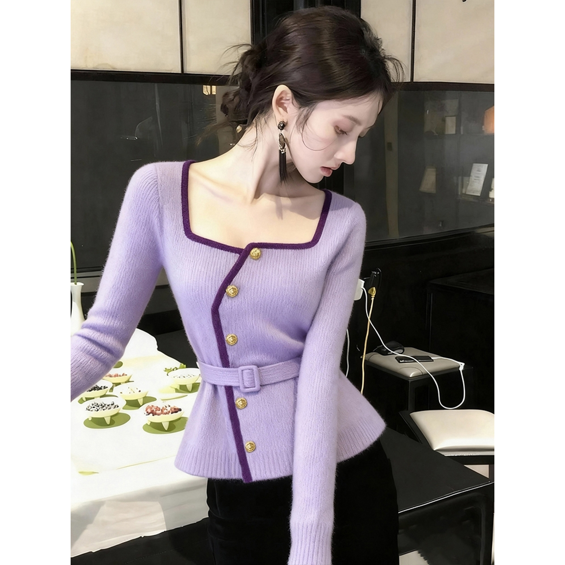 法式小香风紫色方领针织开衫女秋冬款高级感时尚收腰短款毛衣外套