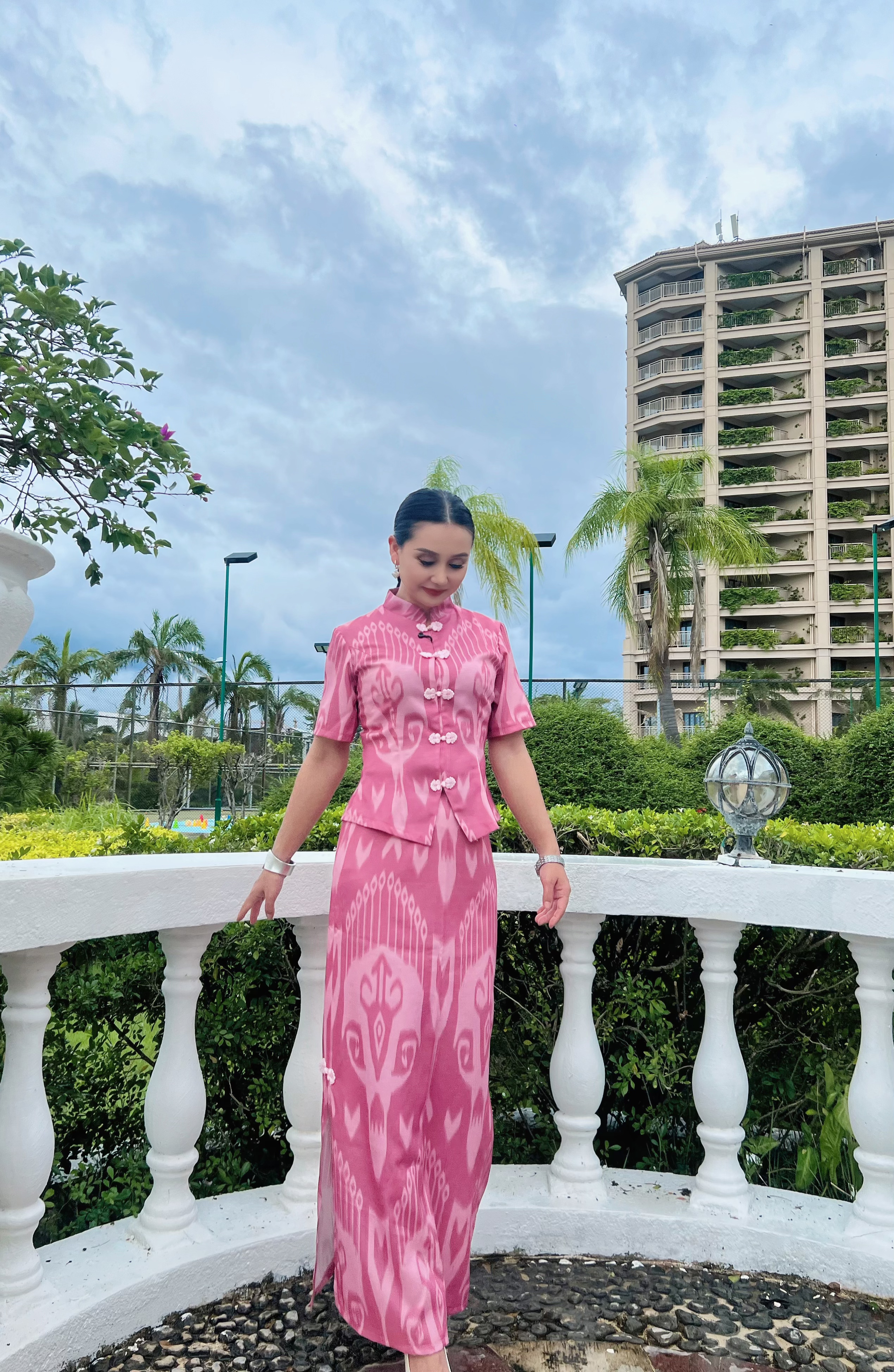 GVLBAYAN时尚女装艾特莱斯女装潮流