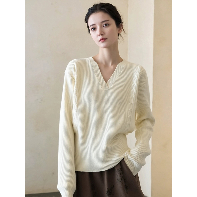 高级感V领麻花毛衣女秋冬新款胖mm宽松显瘦百搭慵懒风软糯针织衫