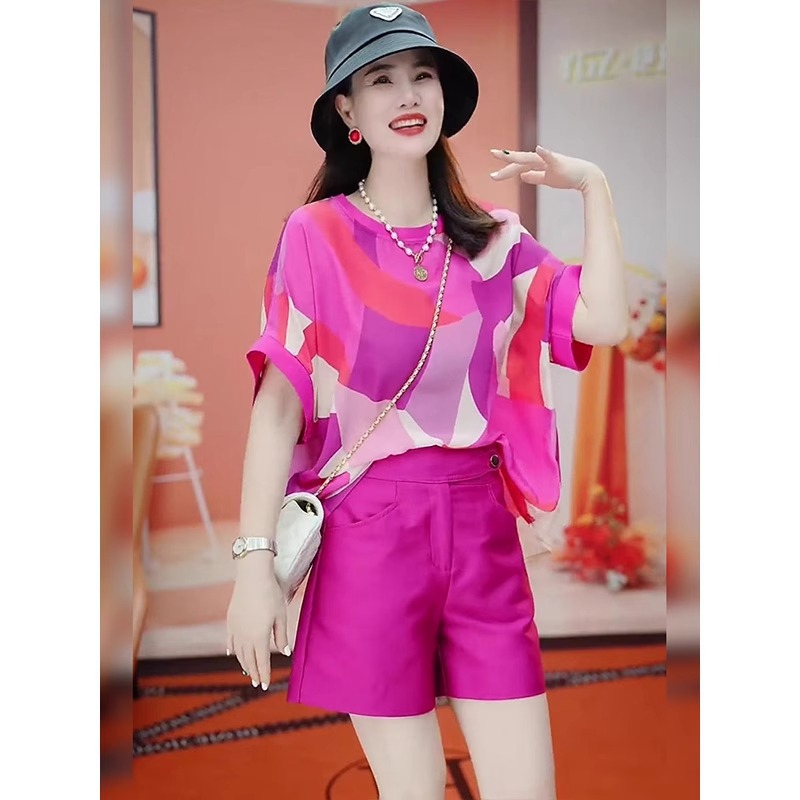 女装感时尚休闲运动洋气女2025夏季新款拼色设计感上衣短裤两件套