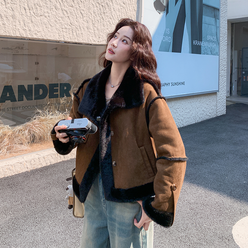 美拉德复古风毛绒拼接保暖外套女秋冬季2025年新款设计感皮毛一体