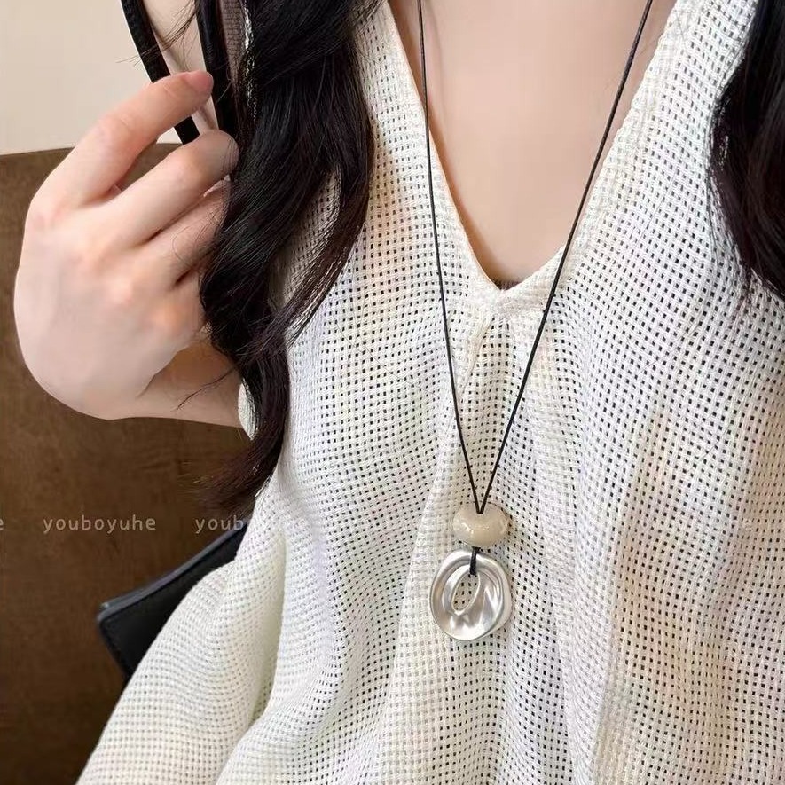 韩系ins不规则吊坠项链2025新款小众高级感日常百搭配饰简约挂饰