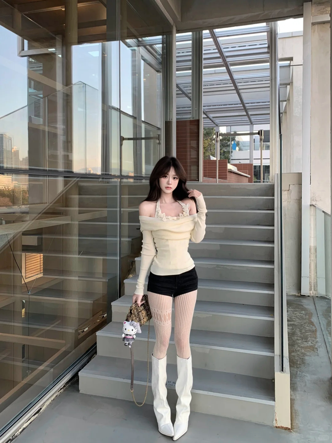 【攻心黑马】设计感收腰荡领打底衫上衣女带胸垫蕾丝吊带配短裤套装