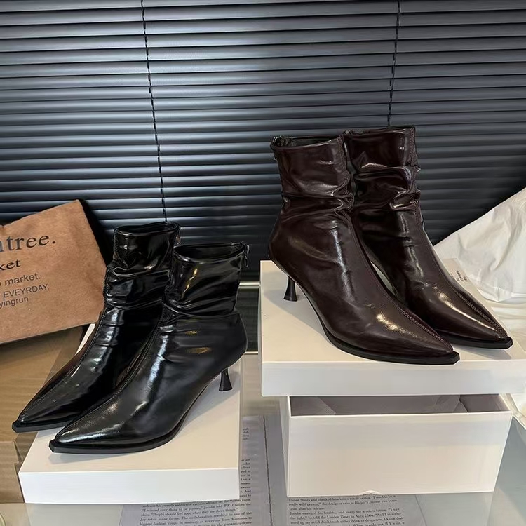2025年秋冬新款欧美百搭尖头细跟黑色短靴潮流瘦瘦靴高跟短靴加绒