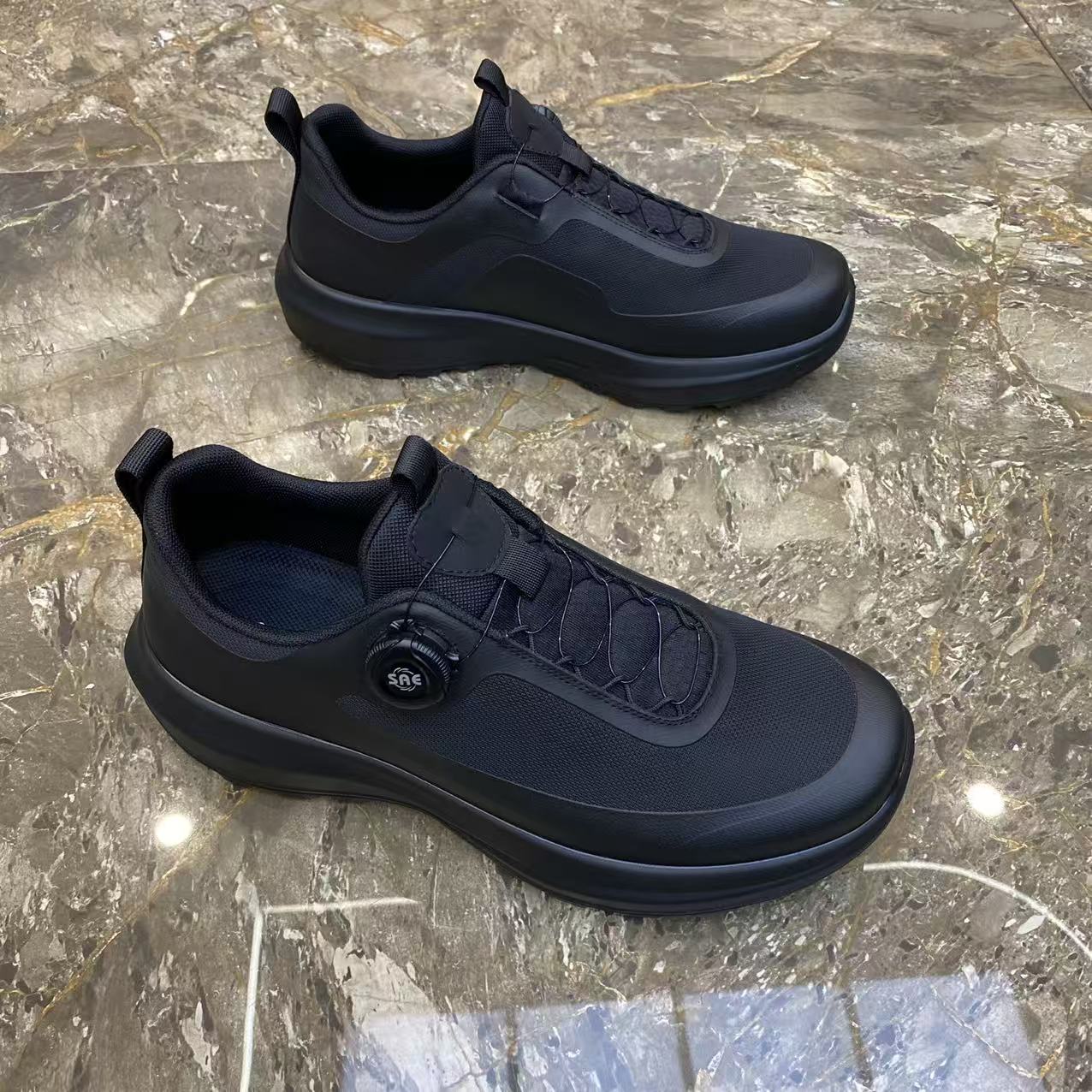 男鞋秋季新款韩版纽扣款男款透气百搭舒适休闲鞋时尚简约运动鞋男