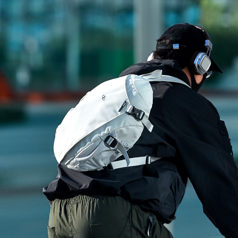 Taxunzhe男士斜挎包大号竖款休闲大容量防水胸包户外骑行包潮包袋