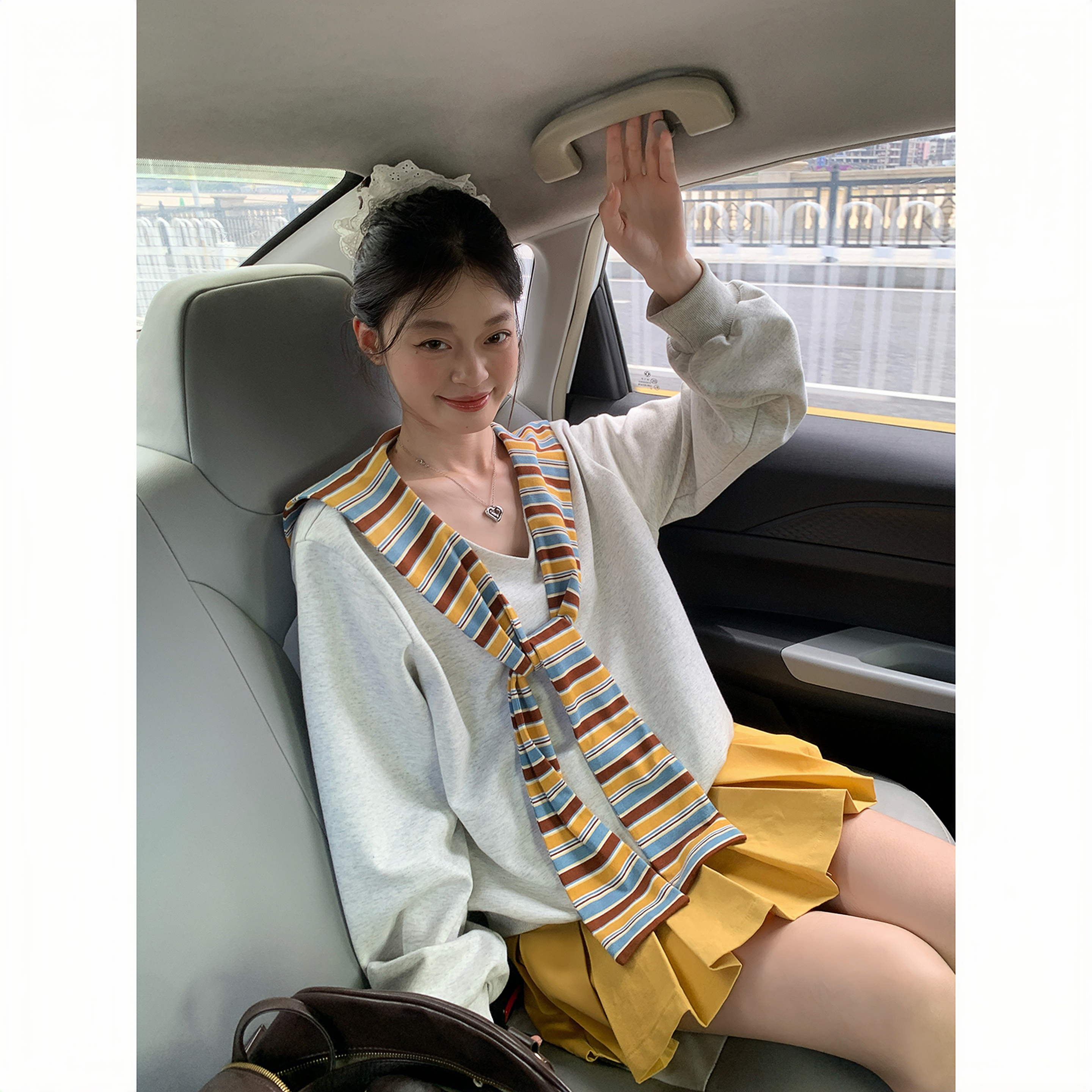 韩系慵懒风早秋新款设计感V领条纹披肩假两件卫衣女长袖上衣