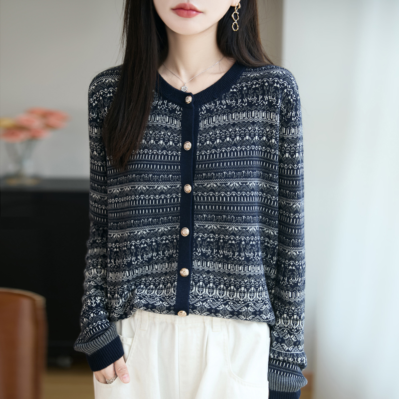 哥弟阿玛施官方新款复古青花瓷针织开衫2025秋季时尚洋气长袖上衣