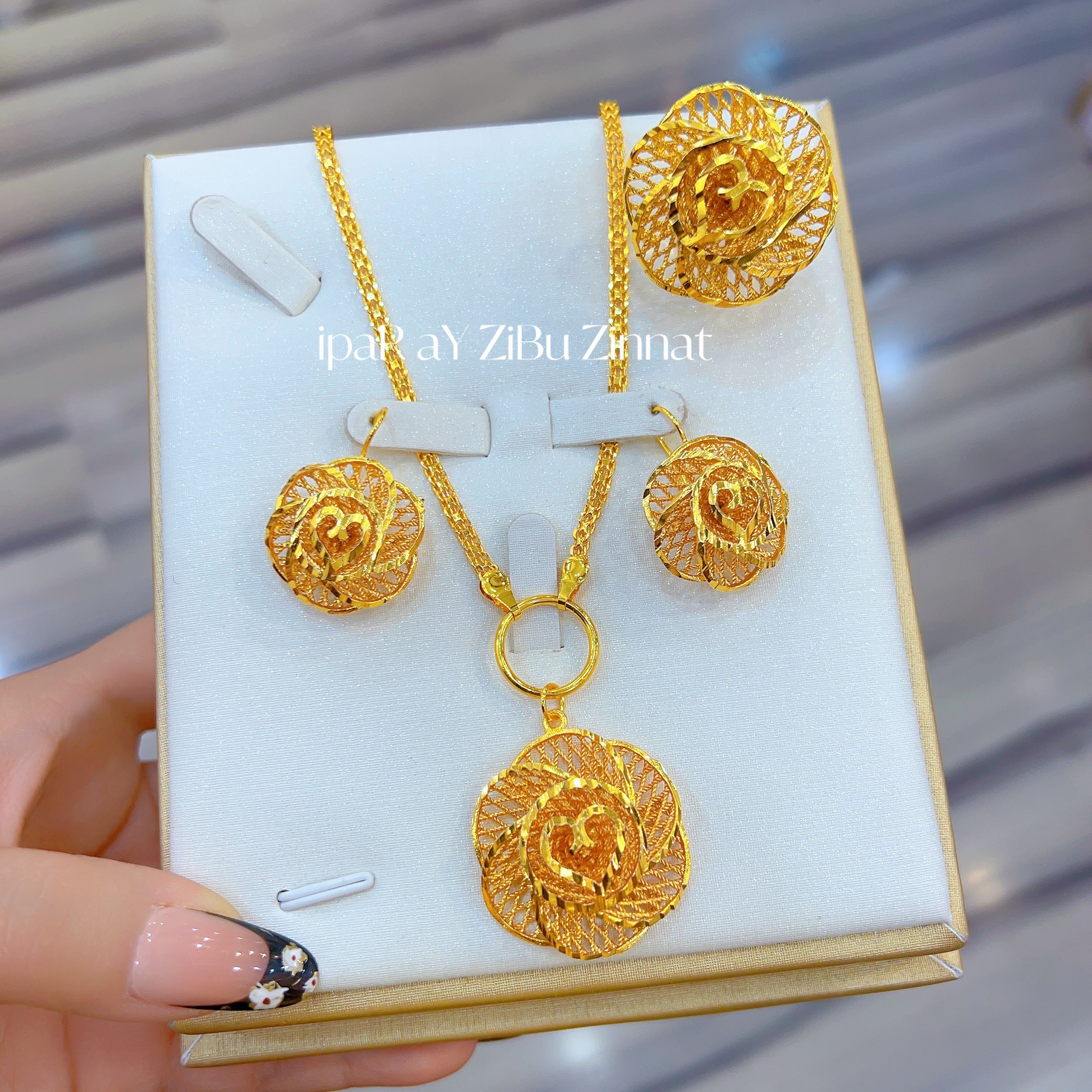 铜合金项链 伊帕尔阿依新款时尚精美铜合金三件套 复古素款..轻奢