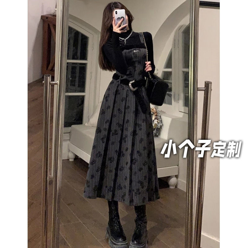 150小矮个子法式吊带连衣裙女秋冬季针织打底衫收腰中长款两件套
