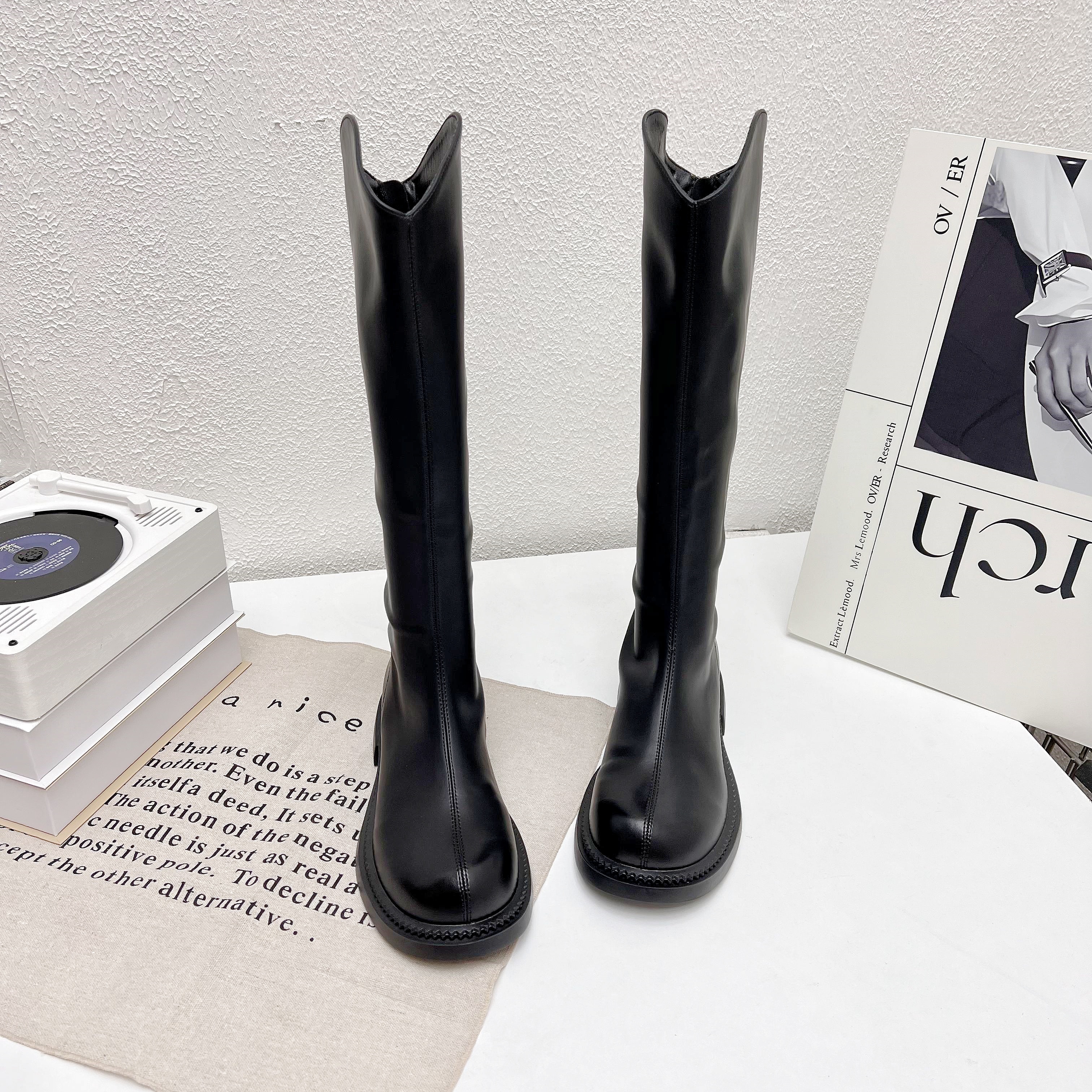高个子款2cm薄底V口显瘦长筒靴女胖瘦两筒围瘦瘦靴骑士靴秋冬新款