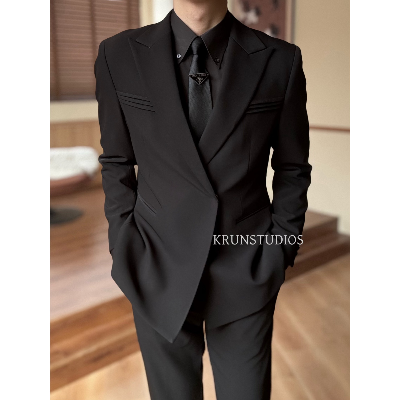 【KRUN】春秋款潮流英伦风简约设计领百搭戗驳领西服男修身西裤套装