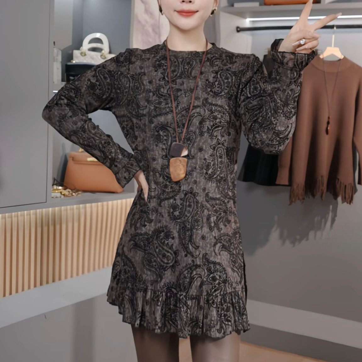 【美丽小衫】2025新款冬季时尚百搭长袖圆领中长款印花打底T恤