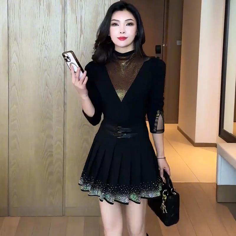 时尚套装裙女2025冬季新款半高领亮片拼接打底衣显瘦休闲两件套潮