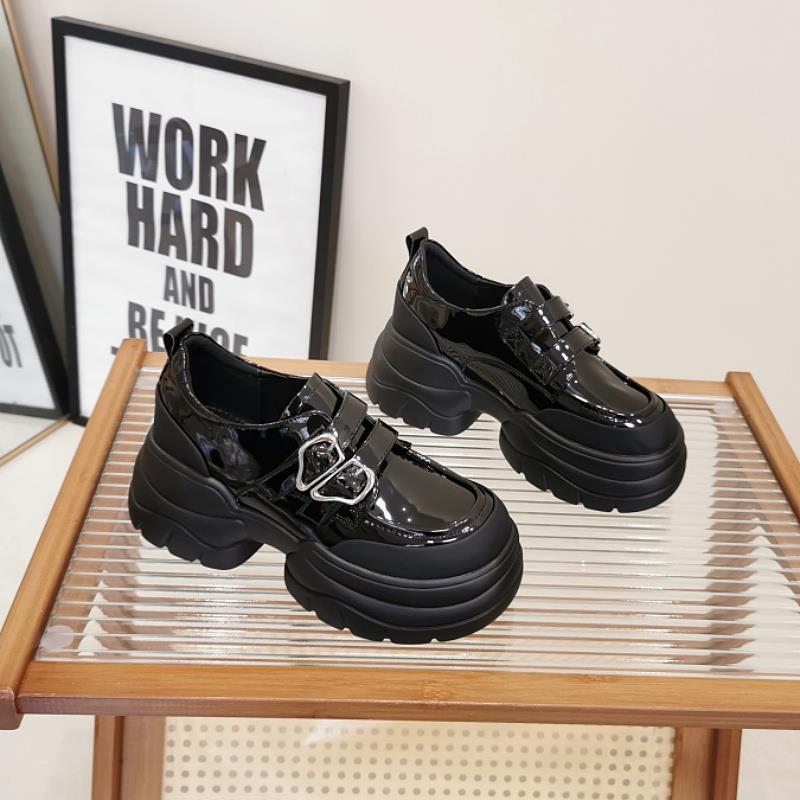 英伦风黑色小皮鞋女春秋新款厚底粗跟增高轻便百搭亮面乐福鞋