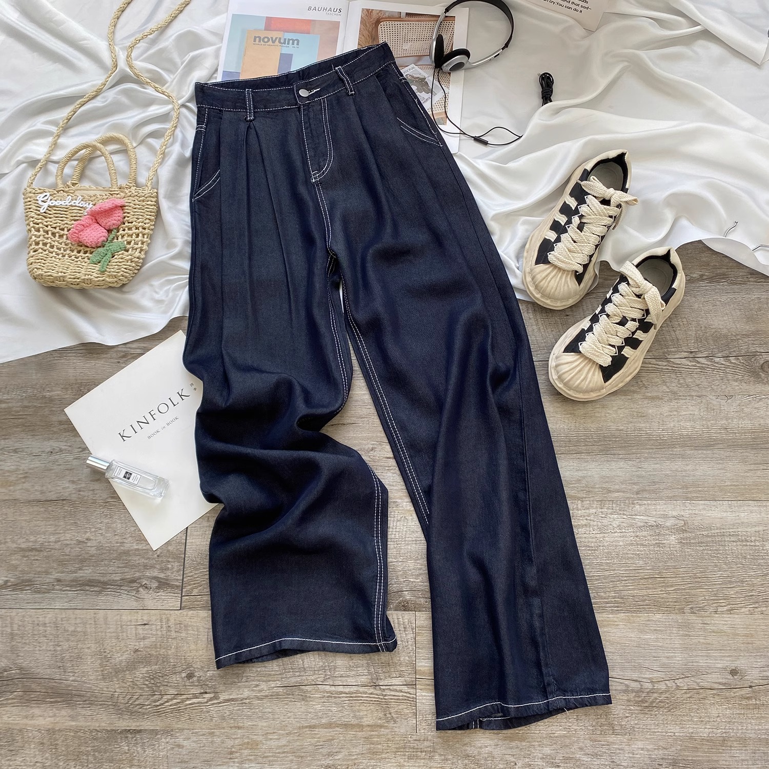 莱赛尔天丝深蓝阔腿牛仔裤女2025夏季薄款褶皱高腰宽松垂感拖地裤