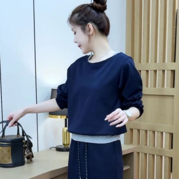 [有运费险]韩系早秋撞色假两件长袖卫衣女2025新款设计感露肩上衣