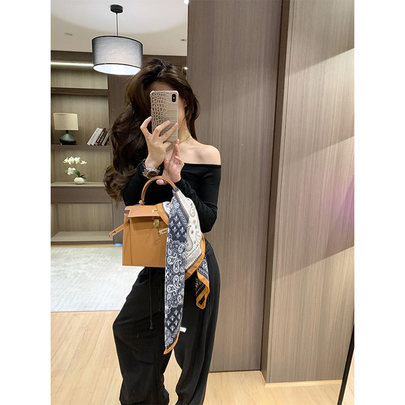 法式纯欲慵懒风女装性感一字肩长袖上衣高腰宽松休闲设计感阔腿裤