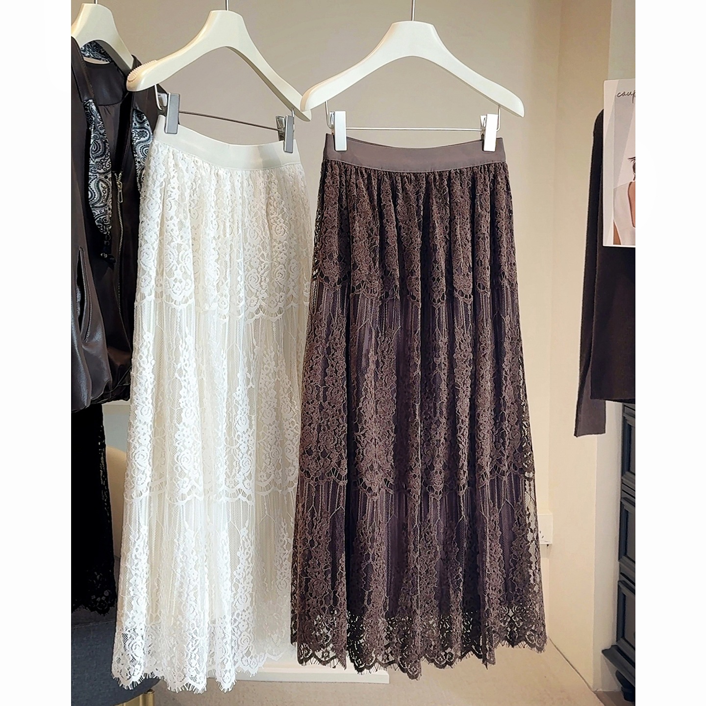 高级感气质两面穿高腰蕾丝半身裙女秋冬季新款梨型身材a字中长裙