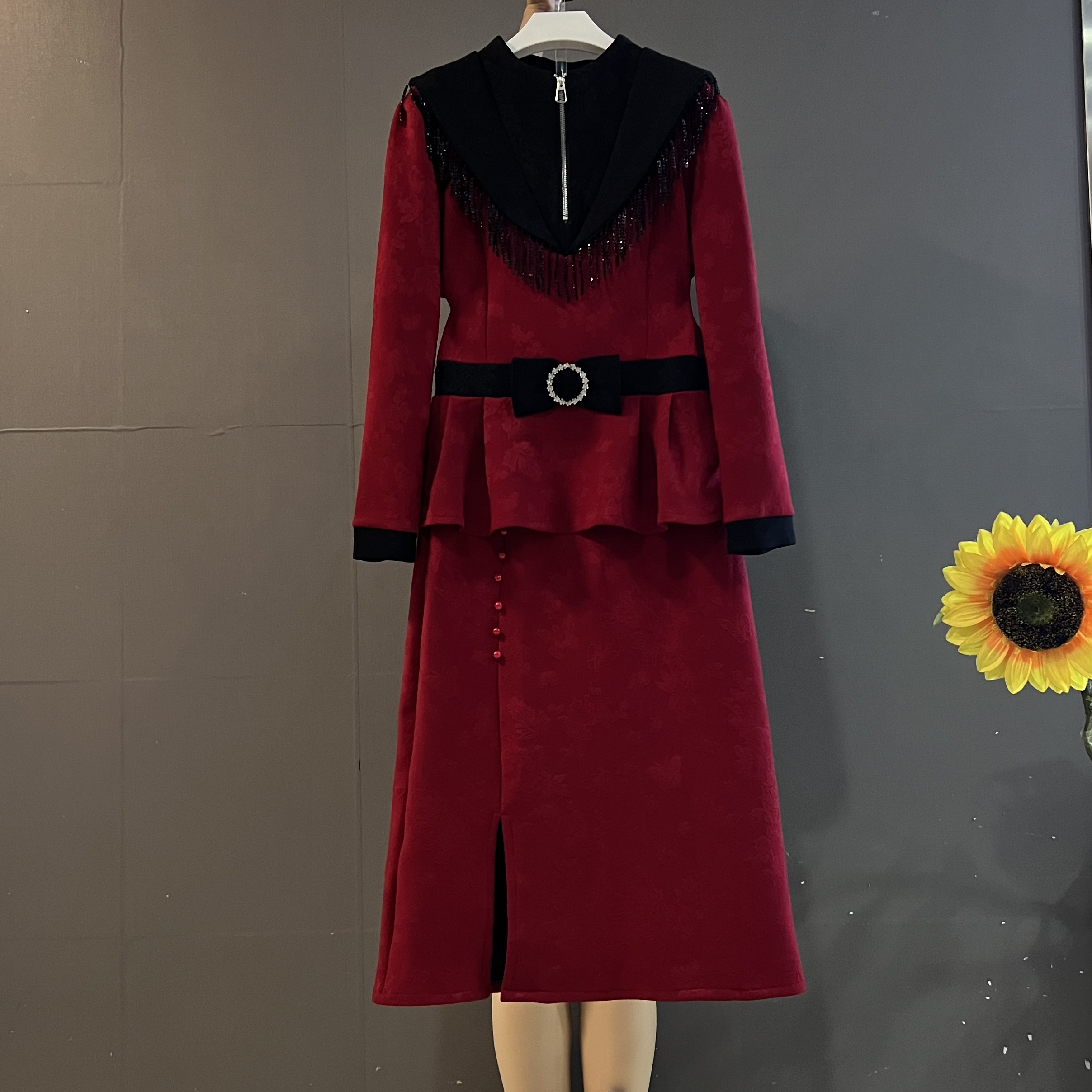 新款时尚复古流苏显瘦上衣➕半身裙气质优雅两件套