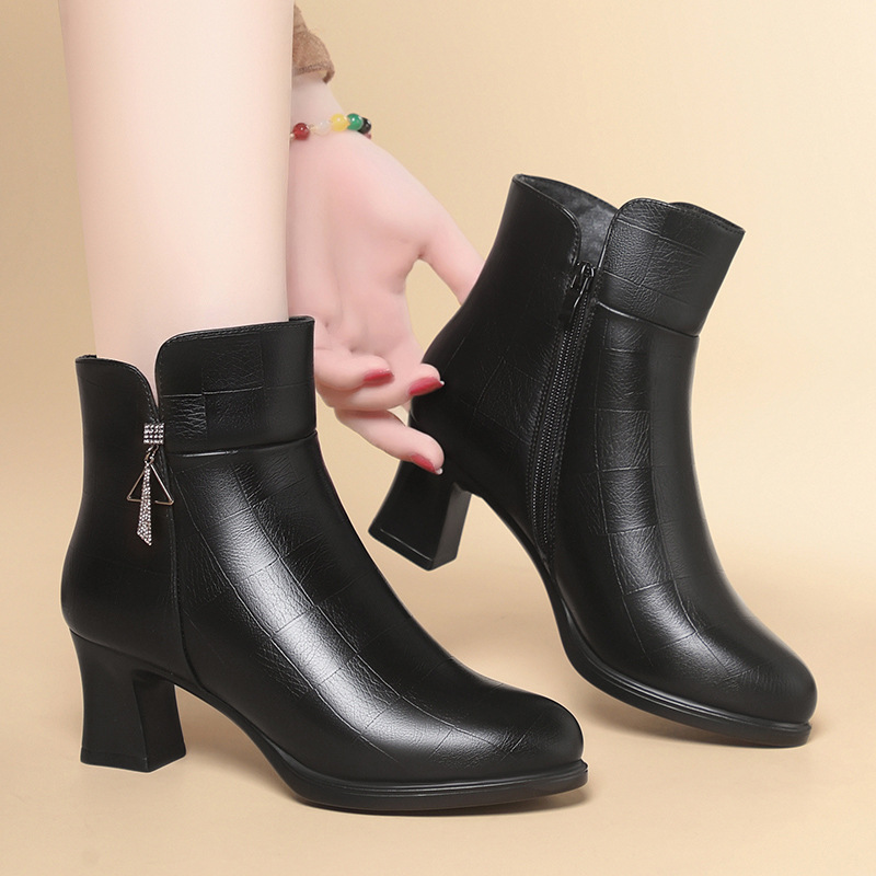 百搭妈妈鞋子棉鞋粗跟春秋单靴子短靴女士加绒保暖高跟皮鞋秋冬季