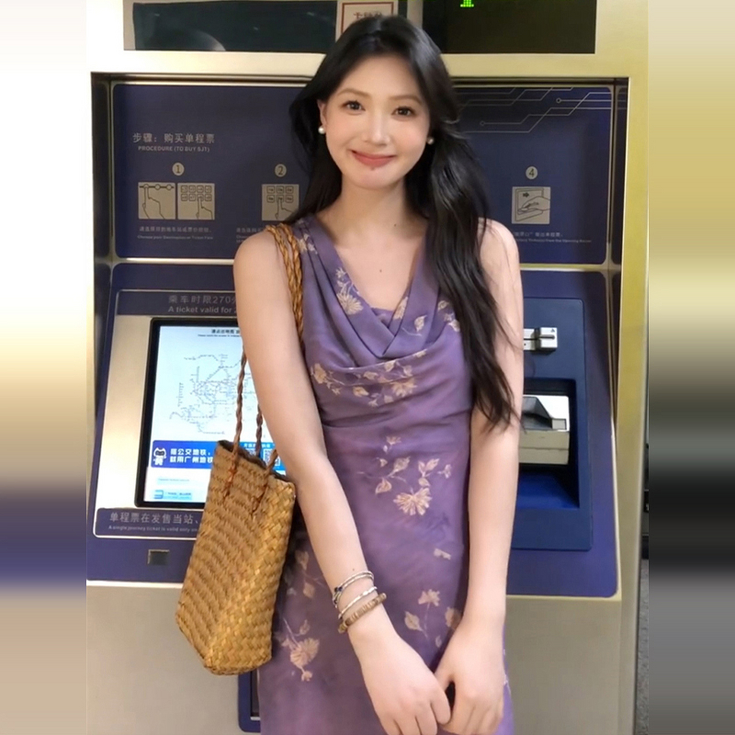 2025新款法式紫色挂脖荡领碎花连衣裙女夏季海边修身显瘦长裙3698