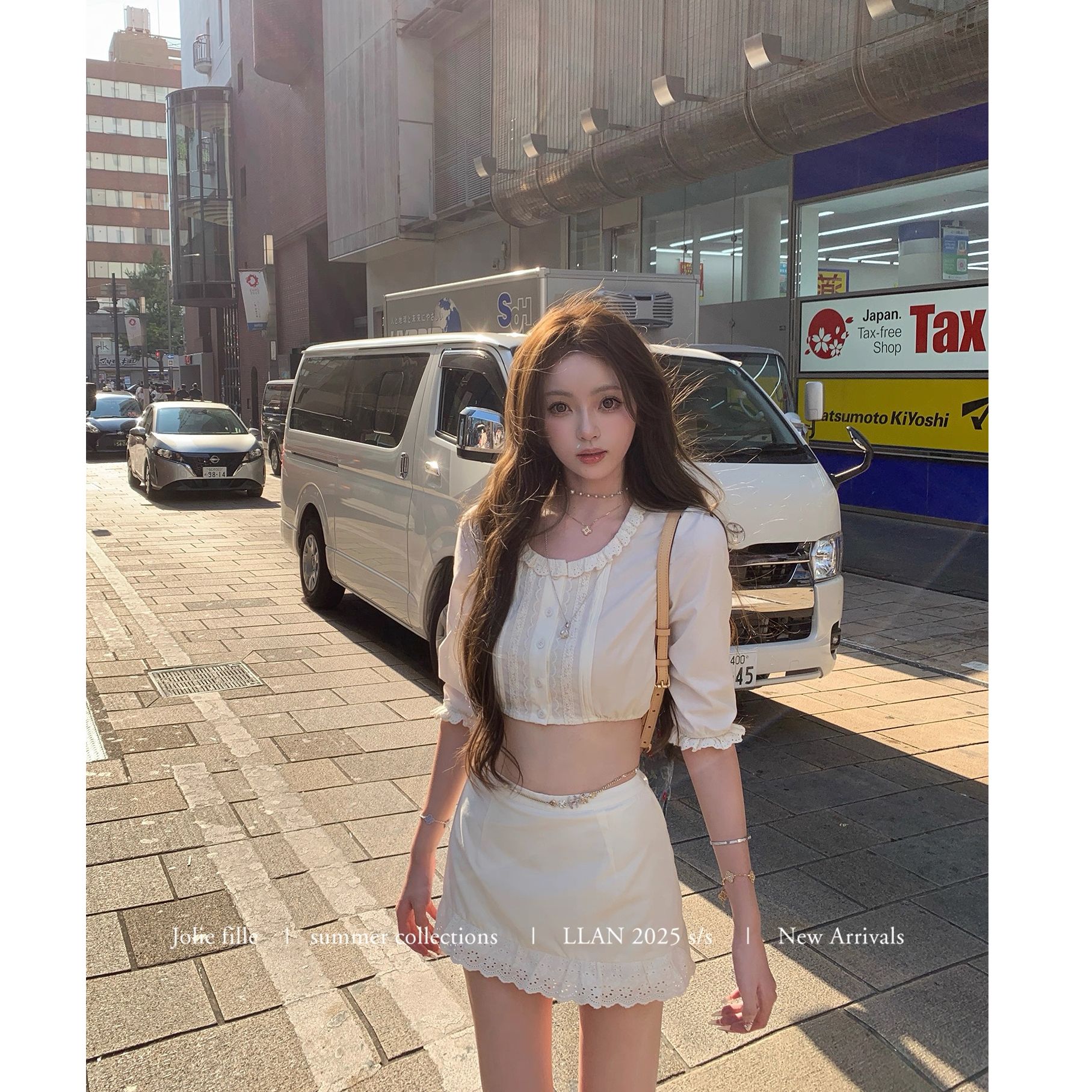 【京都假日】2025秋季新款舒适透气蕾丝衬衫上衣配显瘦短裙两件套女