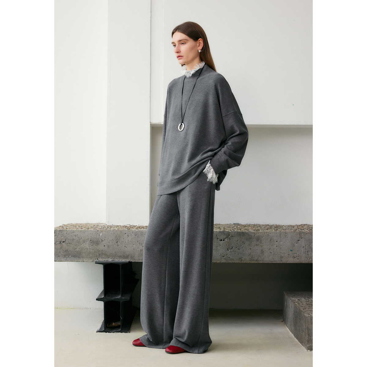 LYNEE【雾屿】半高领蕾丝拼接卫衣松紧腰阔腿裤 LGD2FAT004/AT005