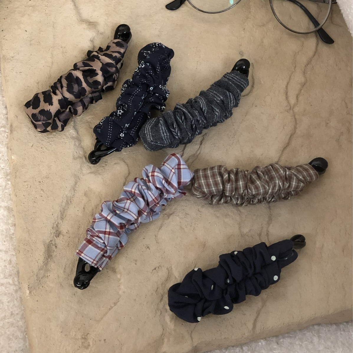 韩国高级感格纹布艺褶皱香蕉夹2025新款气质少女高马尾扎发夹女