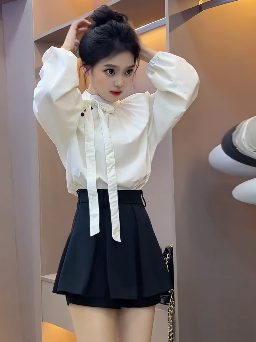 2025春季新款今年流行的漂亮套装女上衣半身裙减龄一整套穿搭