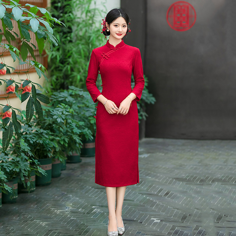 红色日常改良旗袍2024新款女中式复古长袖中国风喜妈妈敬酒服春秋