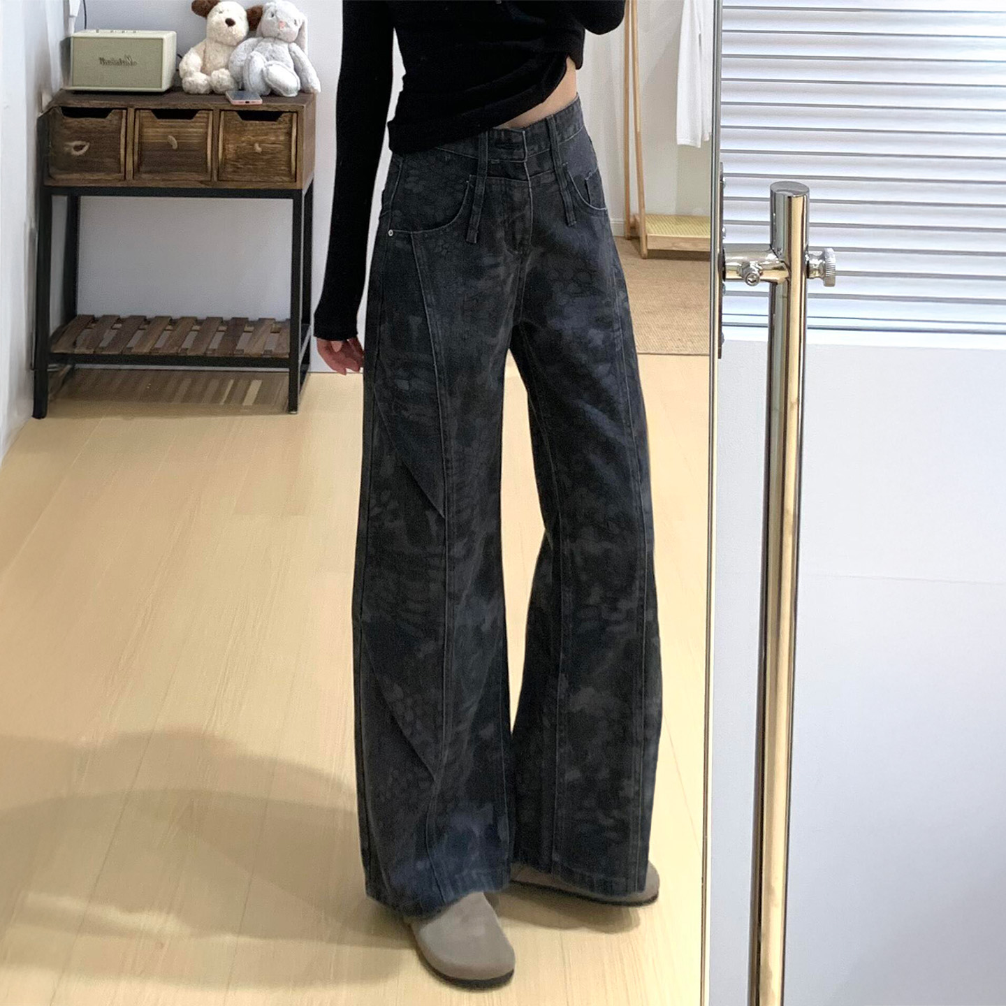 复古黑灰色印花牛仔裤女秋季新款胖妹妹mm宽松显瘦垂感阔腿弯刀裤