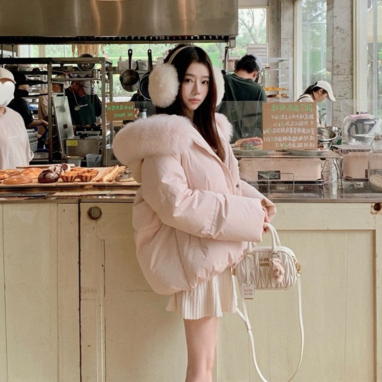 {以沫家专属现货}2025年冬季韩版粉色大毛领连帽短款加厚保暖外套