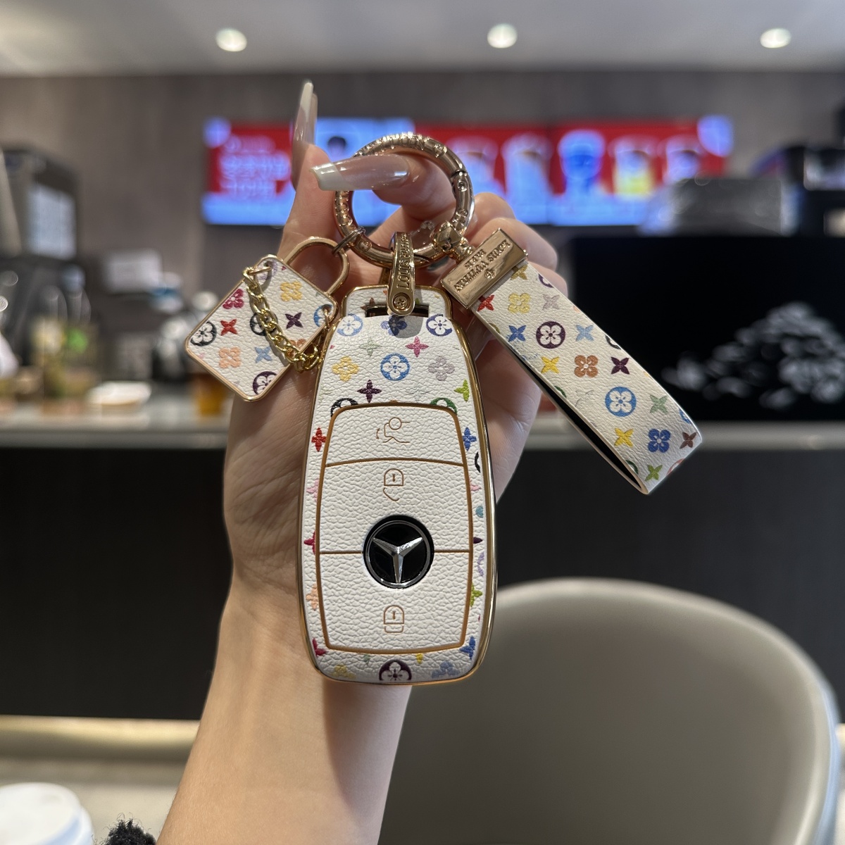 【奔驰】钥匙保护套壳扣气质轻奢适用C260L/GLEC/奔驰e300l钥匙套