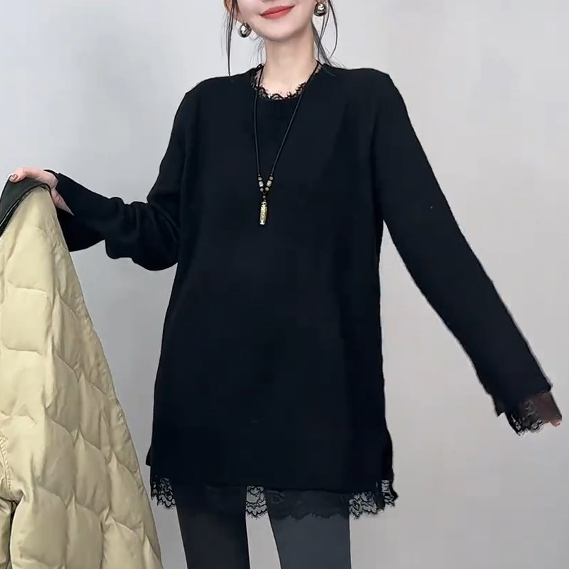 时尚设计感显瘦百搭洋气2025秋冬季新款洋气蕾丝拼接宽松毛衣小衫