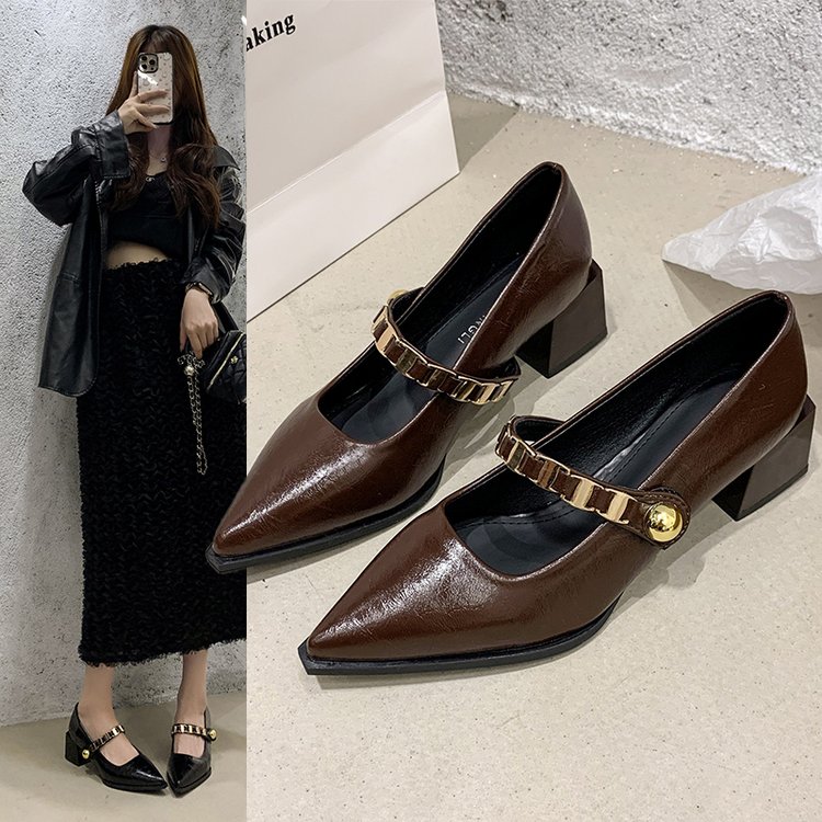 卓诗呢绝美气质法式高跟秋鞋女2025秋款秋季玛丽珍配裙子箭头单鞋