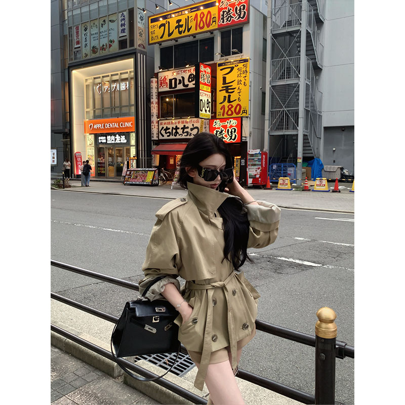 气质卡其色立领风衣外套女2025年秋季新款韩版时尚百搭直筒短裤女