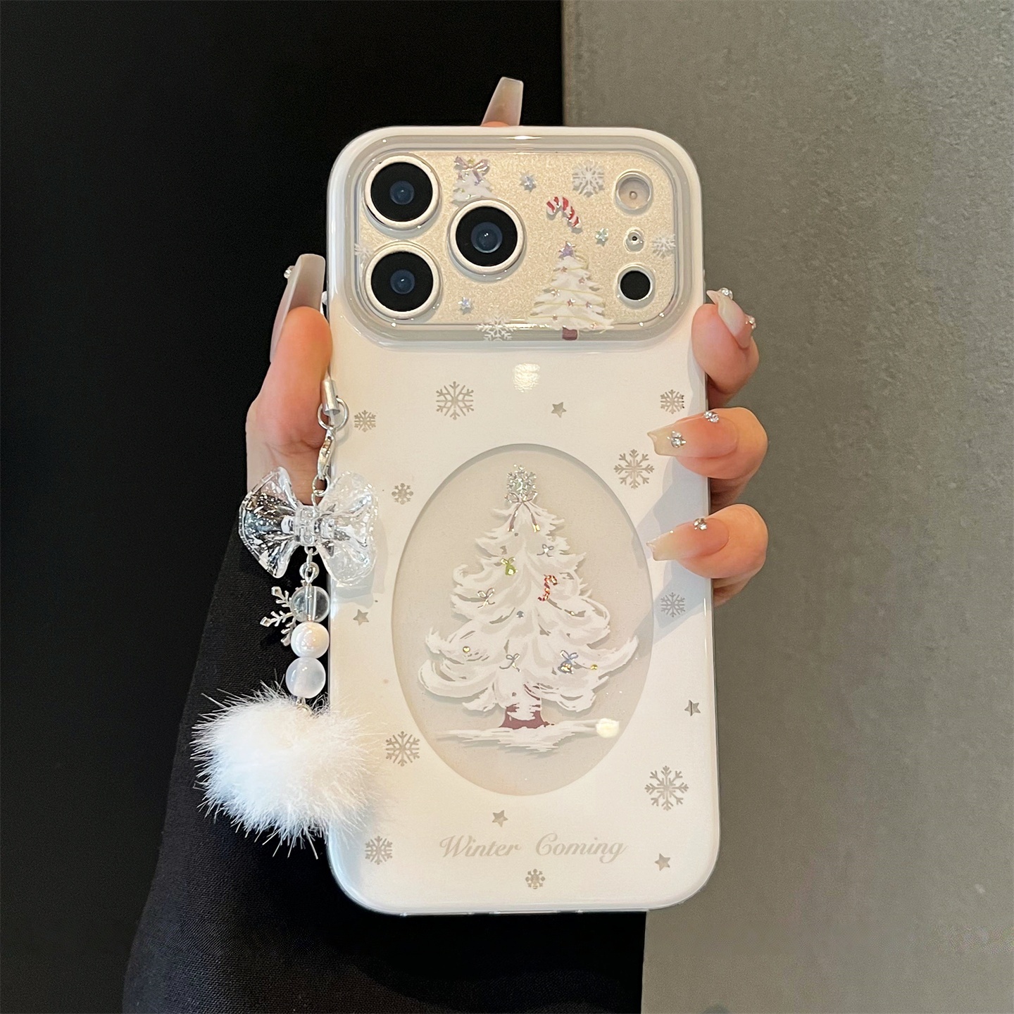 小众简约ins镂空雪花雪白圣诞树适用于苹果17promax巨好看手机壳