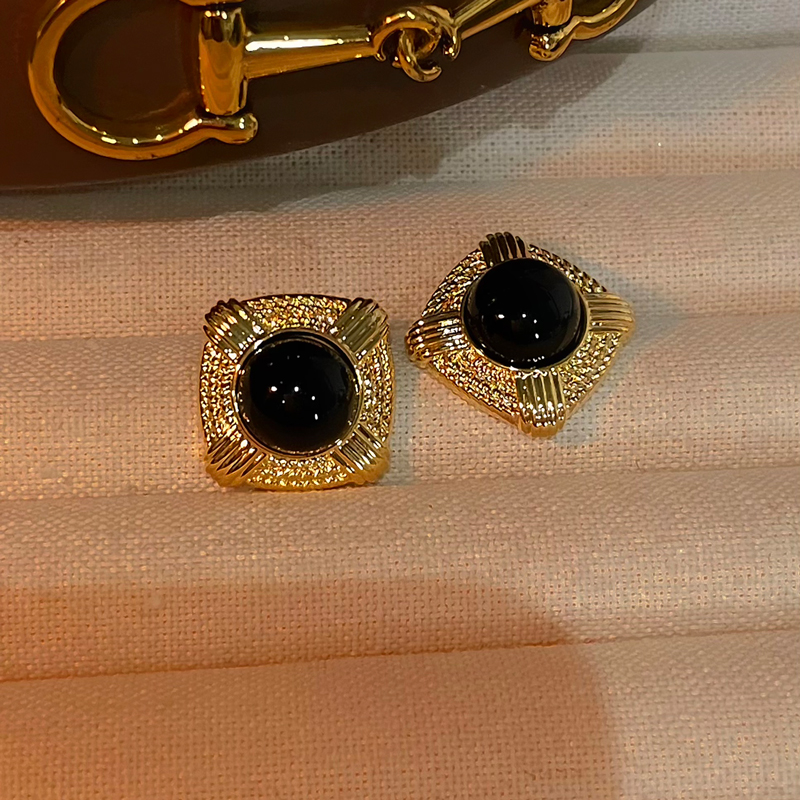 耳环2025新爆款高级感耳饰耳钉电耳饰新款爆款秋冬复明星同款饰品