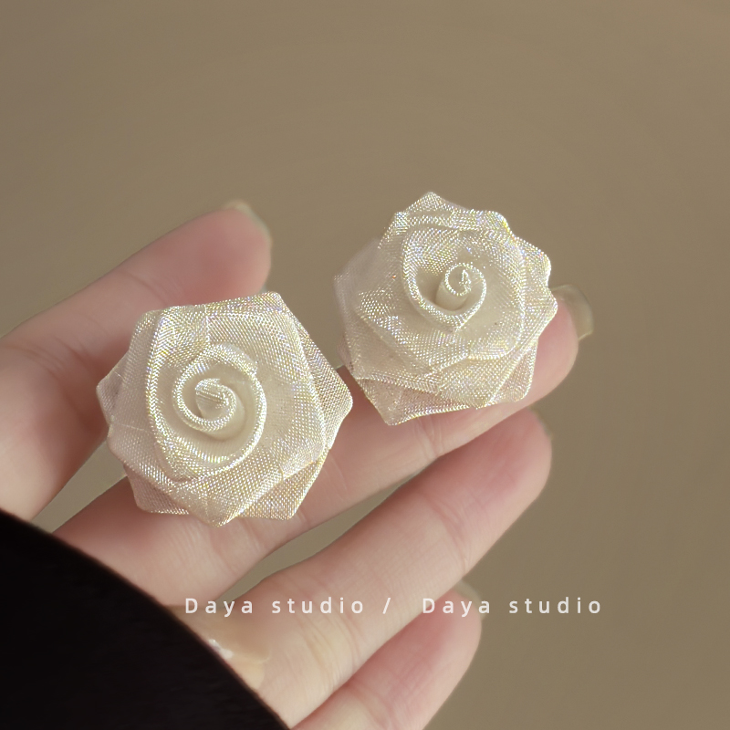 铜合金耳饰 “水雾玫瑰”温柔法式网纱立体玫瑰耳环高级感气质耳钉