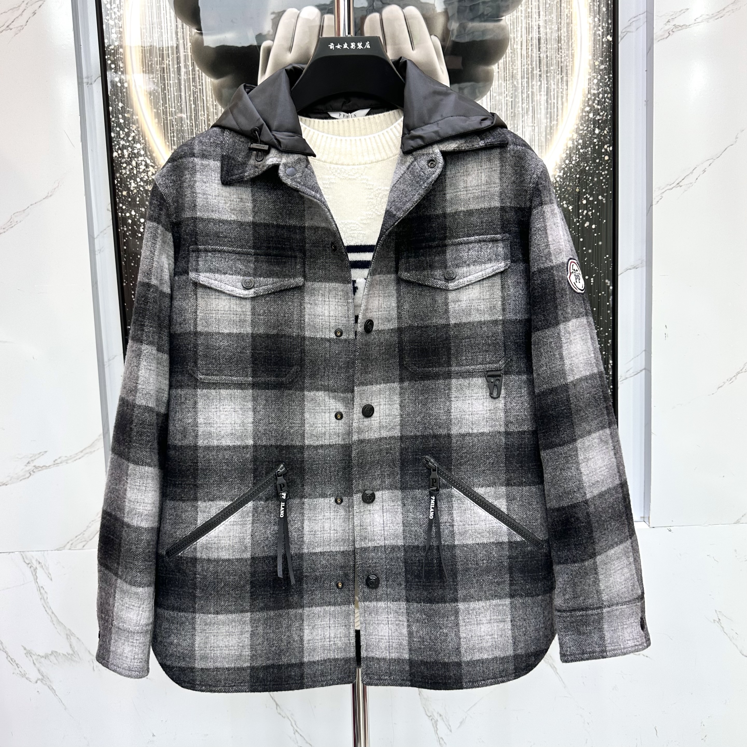 【PP羽绒服】冬季新款潮流休闲高奢外套羽绒服时尚男轻奢外套8556