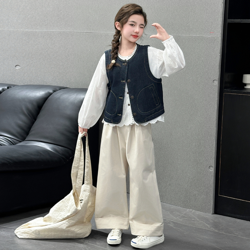 女童秋装娃娃衫套装儿童2026春秋新款大童春季牛仔马甲洋气三件套